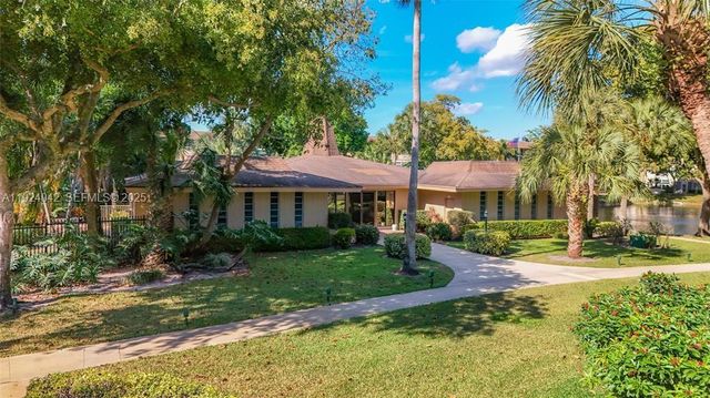 5001 NW 34th St 205, Lauderdale Lakes, FL 33319