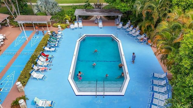 5001 NW 34th St 205, Lauderdale Lakes, FL 33319