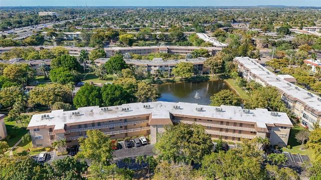 5001 NW 34th St 205, Lauderdale Lakes, FL 33319