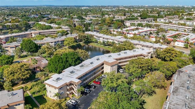 5001 NW 34th St 205, Lauderdale Lakes, FL 33319