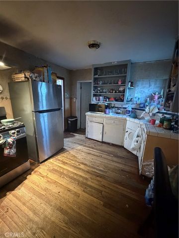 8239 Bell Avenue, Los Angeles, CA 90001