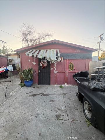 8239 Bell Avenue, Los Angeles, CA 90001