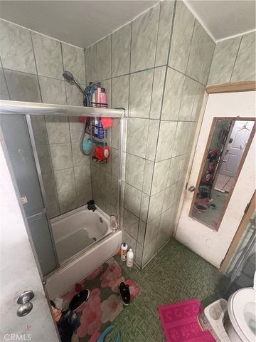 8239 Bell Avenue, Los Angeles, CA 90001