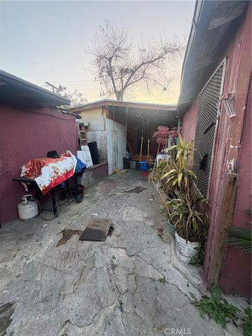 8239 Bell Avenue, Los Angeles, CA 90001