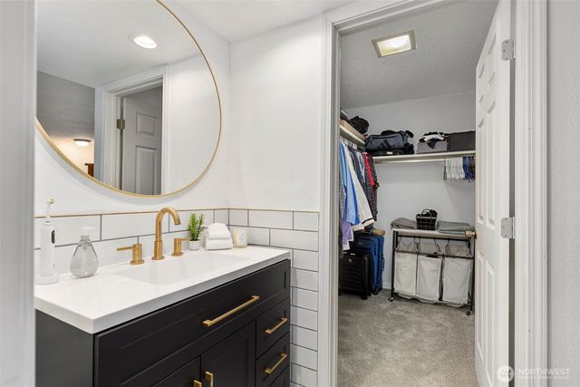 203 NE Alnus Way, Bremerton, WA 98310