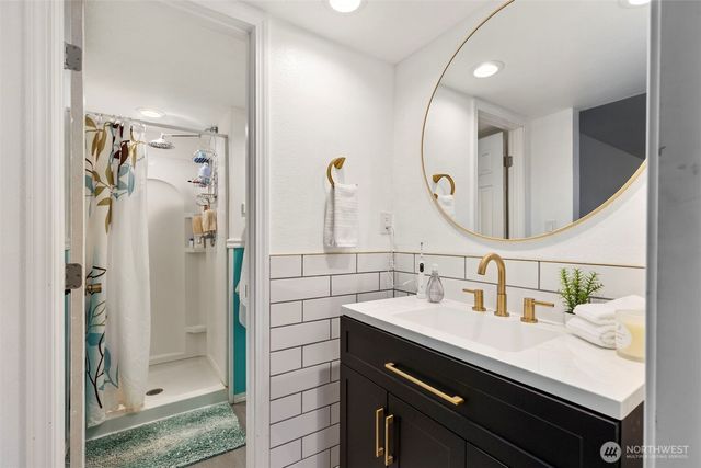 203 NE Alnus Way, Bremerton, WA 98310