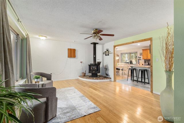 203 NE Alnus Way, Bremerton, WA 98310