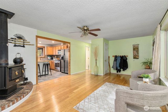 203 NE Alnus Way, Bremerton, WA 98310