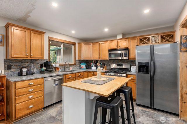 203 NE Alnus Way, Bremerton, WA 98310