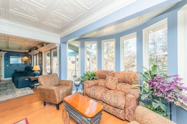 30 Paulsen Street, Weaverville, CA 96093