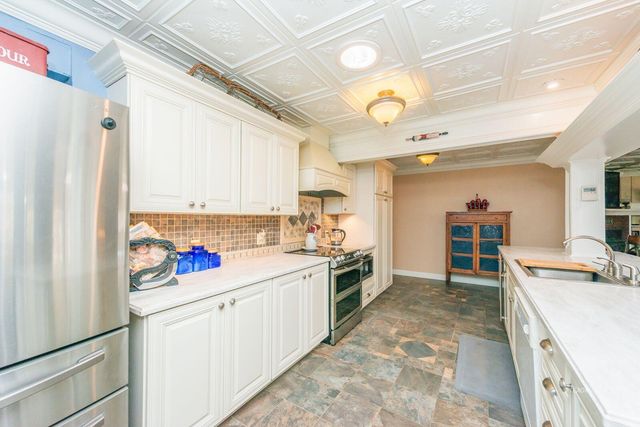 30 Paulsen Street, Weaverville, CA 96093