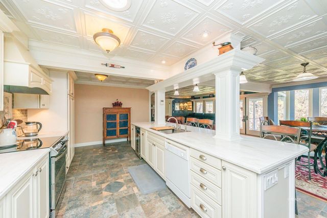 30 Paulsen Street, Weaverville, CA 96093