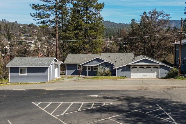 30 Paulsen Street, Weaverville, CA 96093