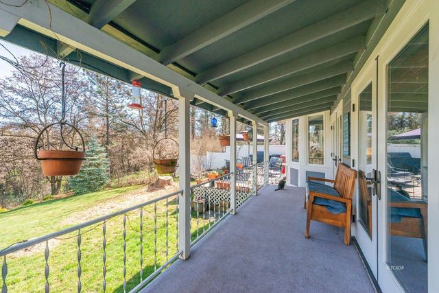 30 Paulsen Street, Weaverville, CA 96093