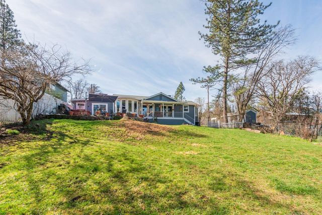 30 Paulsen Street, Weaverville, CA 96093