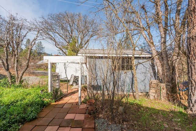 30 Paulsen Street, Weaverville, CA 96093