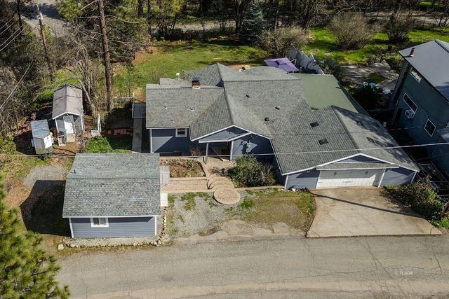 30 Paulsen Street, Weaverville, CA 96093