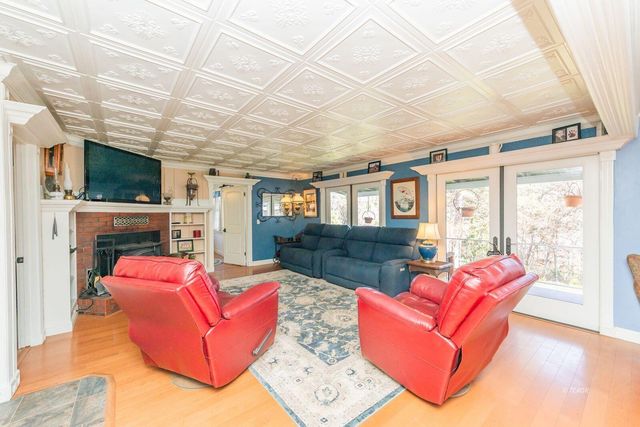 30 Paulsen Street, Weaverville, CA 96093