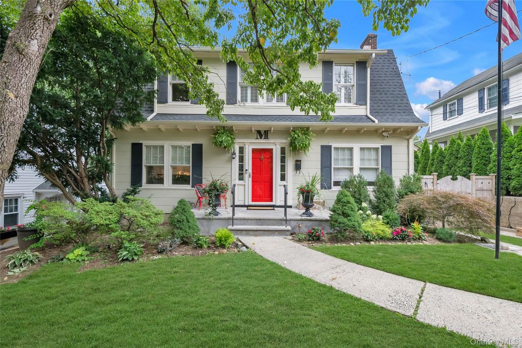 320 Forest Road, Douglaston, NY 11363 — exterior