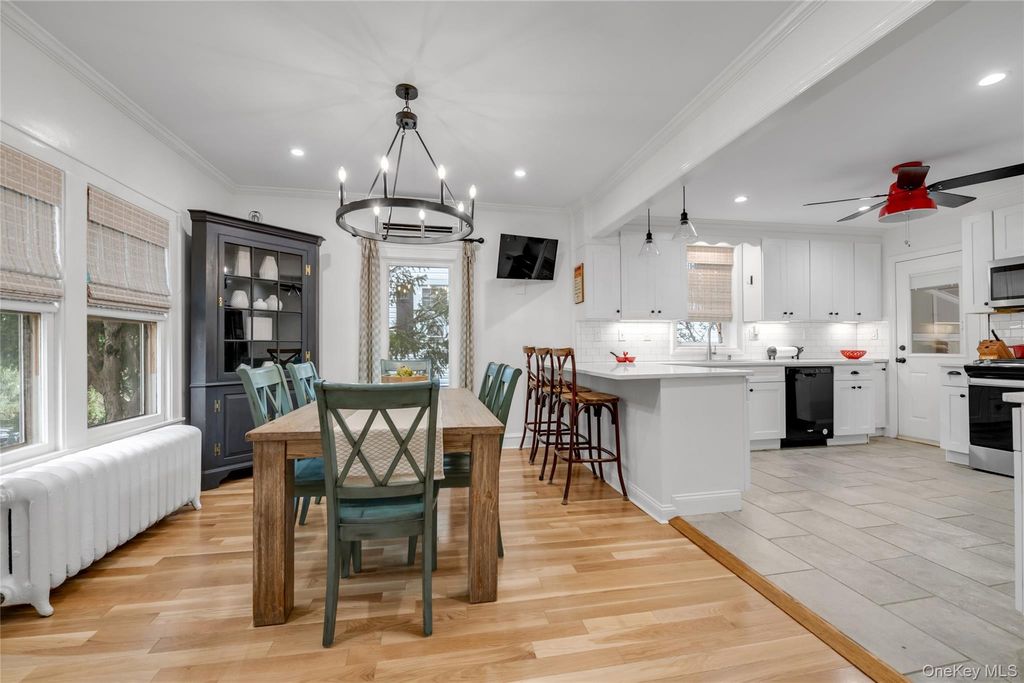 320 Forest Road, Douglaston, NY 11363 — photo 5