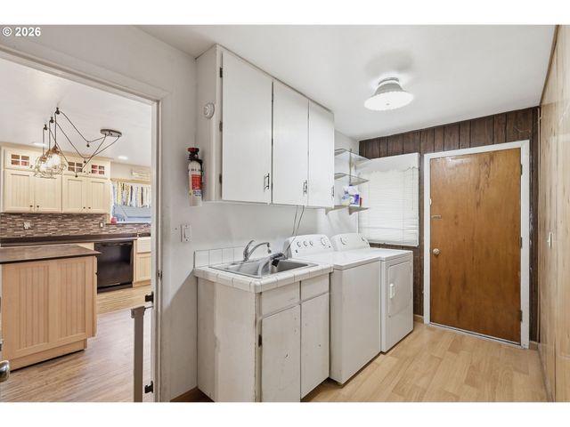 1140 MICHIGAN Ave, Coos Bay, OR 97420