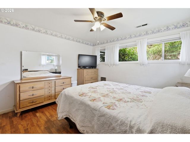 1140 MICHIGAN Ave, Coos Bay, OR 97420