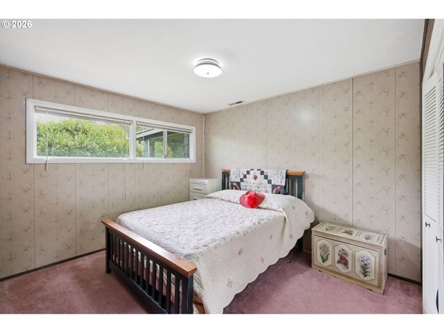 1140 MICHIGAN Ave, Coos Bay, OR 97420