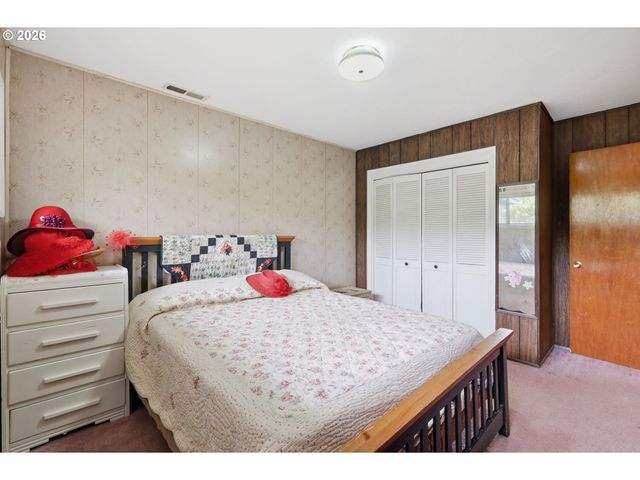 1140 MICHIGAN Ave, Coos Bay, OR 97420