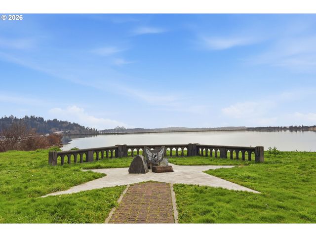 1140 MICHIGAN Ave, Coos Bay, OR 97420