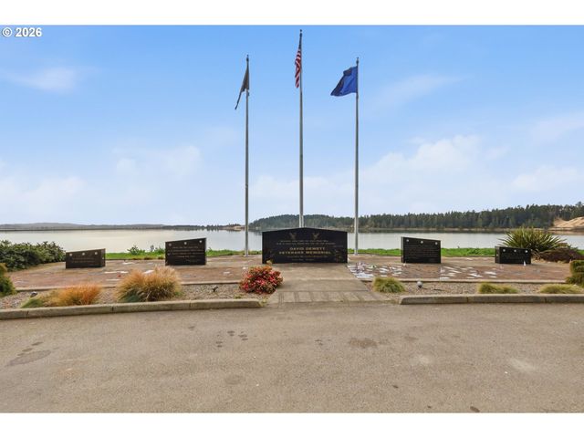 1140 MICHIGAN Ave, Coos Bay, OR 97420