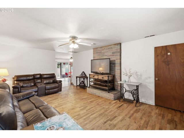 1140 MICHIGAN Ave, Coos Bay, OR 97420