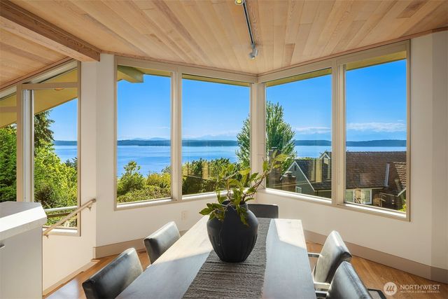2667 44th Avenue W, Seattle, WA 98199