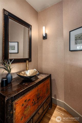 2667 44th Avenue W, Seattle, WA 98199