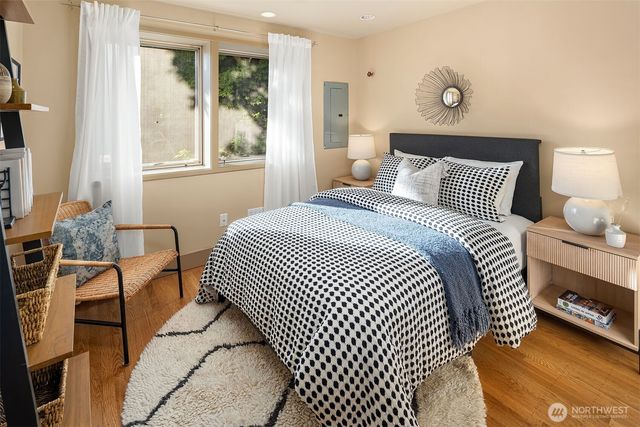 2667 44th Avenue W, Seattle, WA 98199