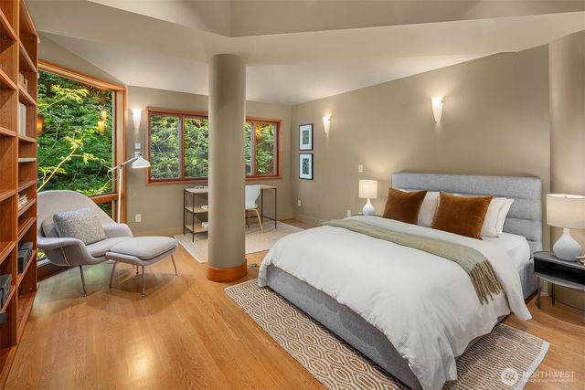 2667 44th Avenue W, Seattle, WA 98199