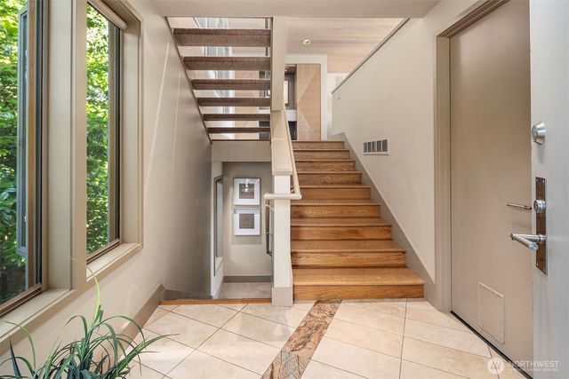 2667 44th Avenue W, Seattle, WA 98199