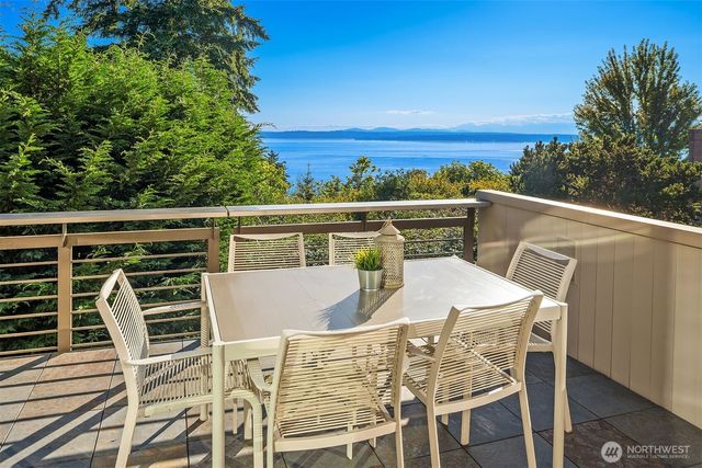 2667 44th Avenue W, Seattle, WA 98199