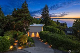 2667 44th Avenue W, Seattle, WA 98199