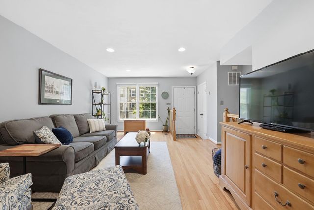 3012 COLONIAL SPRINGS CT, Alexandria, VA 22306