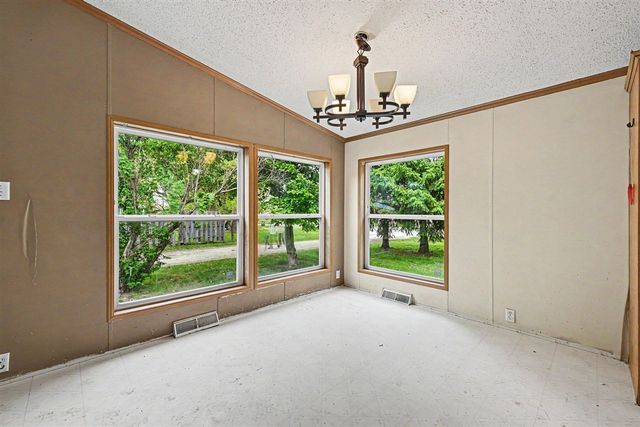 62252 Shaffer Road, Constantine, MI 49042