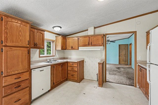 62252 Shaffer Road, Constantine, MI 49042