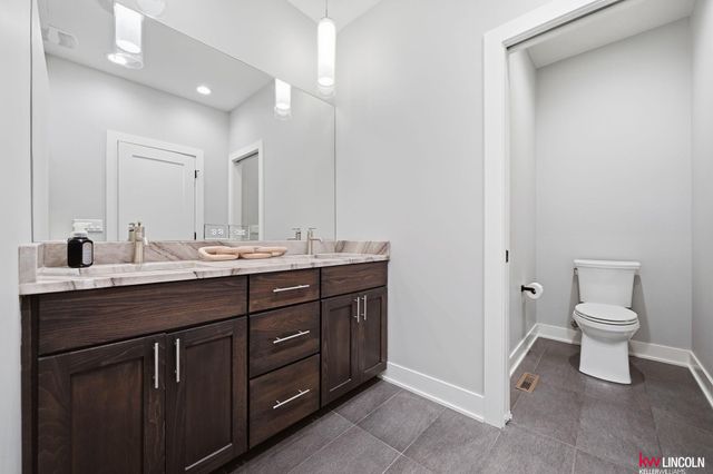 6801 Monarch Drive, Lincoln, NE 68516