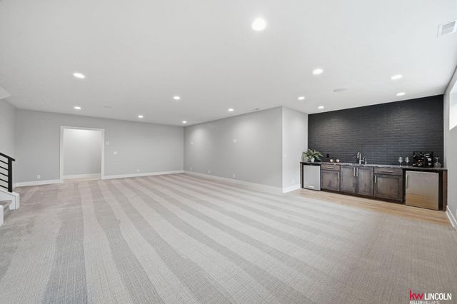 6801 Monarch Drive, Lincoln, NE 68516