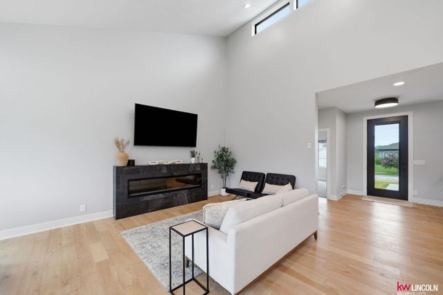 6801 Monarch Drive, Lincoln, NE 68516