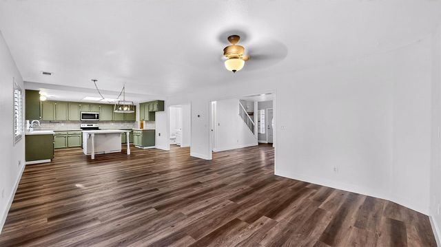 2712 Rriver Valley Cir, Modesto, CA 95351