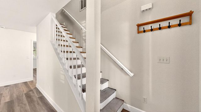 2712 Rriver Valley Cir, Modesto, CA 95351