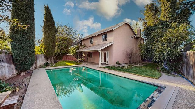 2712 Rriver Valley Cir, Modesto, CA 95351