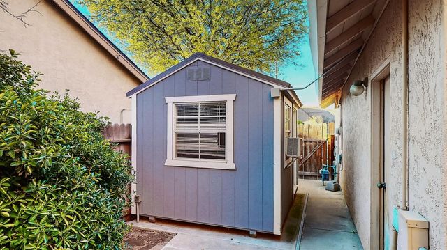 2712 Rriver Valley Cir, Modesto, CA 95351