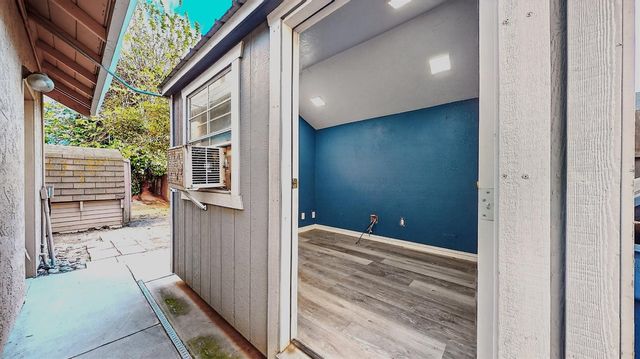 2712 Rriver Valley Cir, Modesto, CA 95351