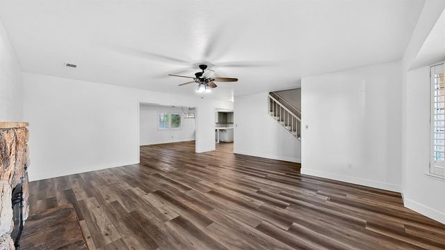 2712 Rriver Valley Cir, Modesto, CA 95351